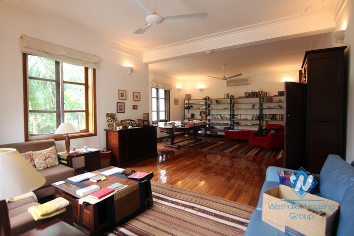 Swimming pool house with lots of space for rent in Tay Ho